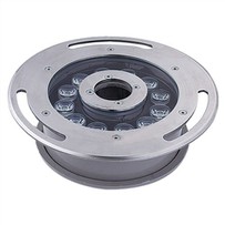 روشنی کے ساتھ پانی کے زوال کے فاؤنٹین کی قیادت کی۔